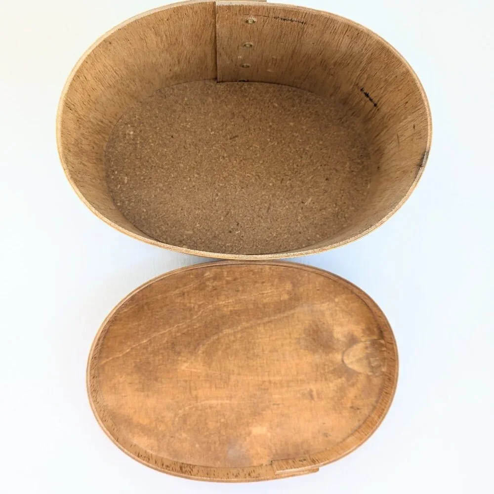 Vintage Oval Bentwood Stenciled Shaker Folk Art Box